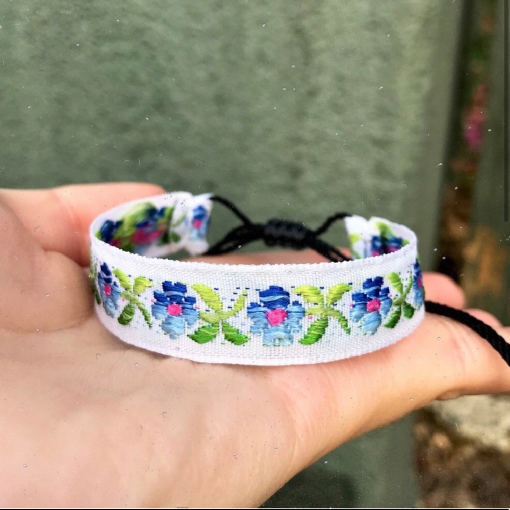 Lovely Embroidered Flower Trim Bracelet
